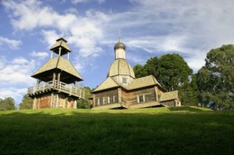 Réplica da igreja de São Miguel da Serra do Tigre (Mallet/Paraná).