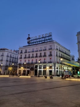 Estátua del Oso y el Madroño - Madrid - Espanha