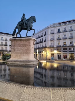 Estátua del Oso y el Madroño - Madrid - Espanha