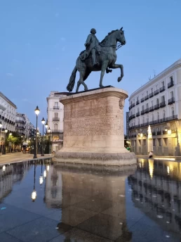 Estátua del Oso y el Madroño - Madrid - Espanha